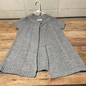 KIKIT Short sleeve sweater with button and knit detail